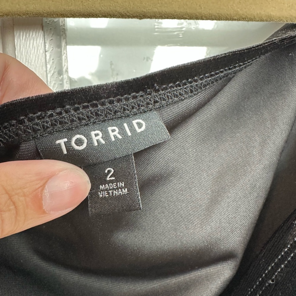 Torrid Black Stretch Velvet Shirred Front Off The Shoulder Top Plus Size 2X - Picture 7 of 11